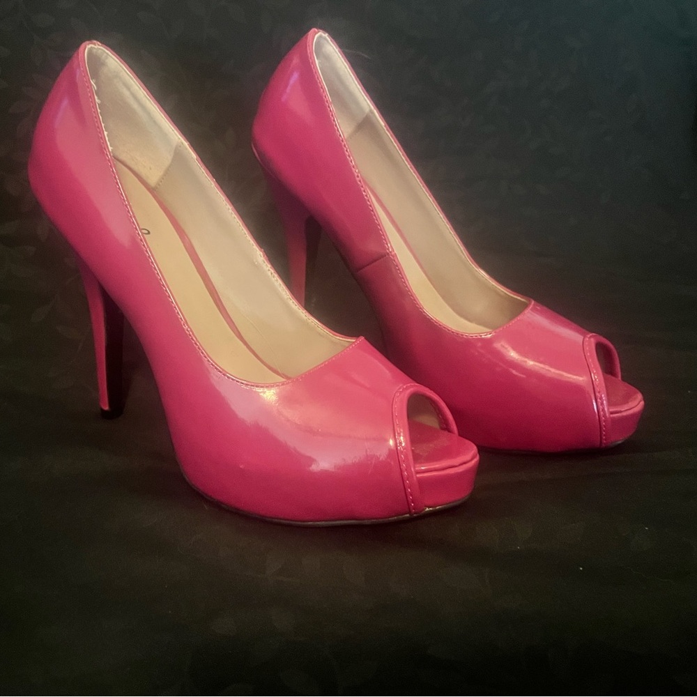 Patient leather peep toe pumps